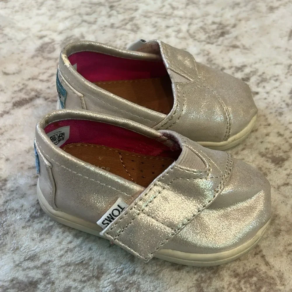 TOMS Kids Silver Slip-On Shoes T4